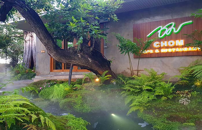 chom cafe and restaurant